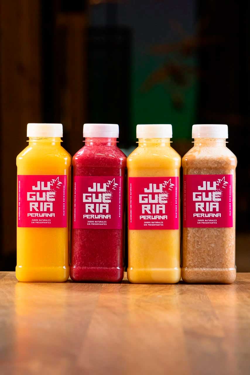 Jugos preparados con frutas frescas